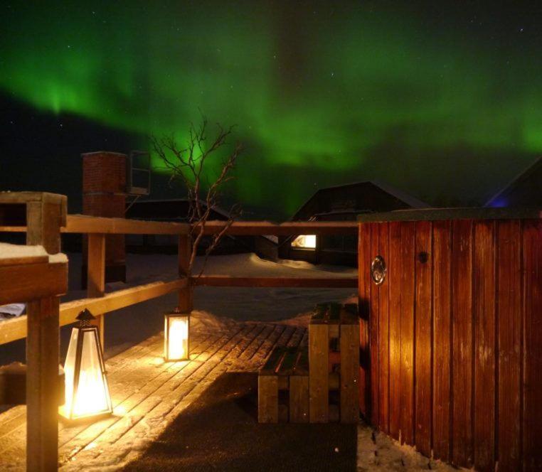 Máttaráhkká Northern Light Lodge Kiruna Esterno foto